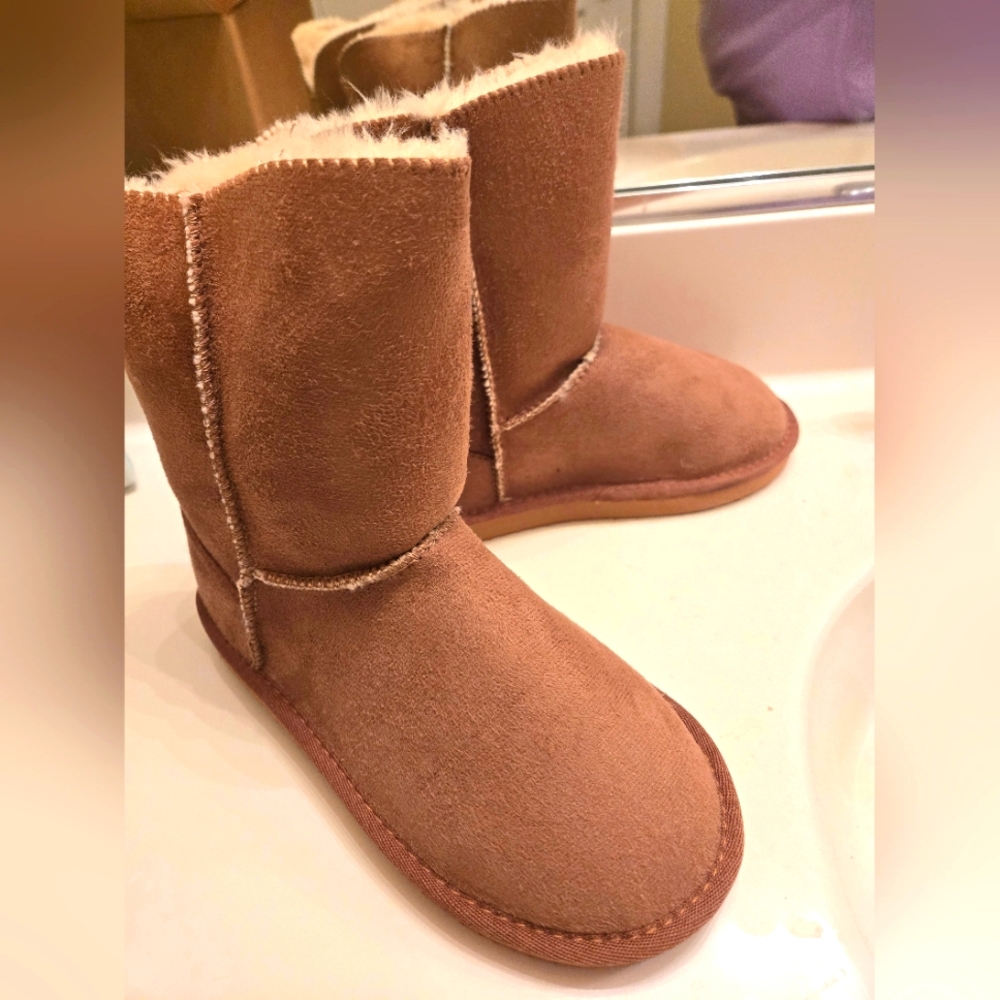 Liv Brown unisex kids boots ages 8-10 XL NEW In Box